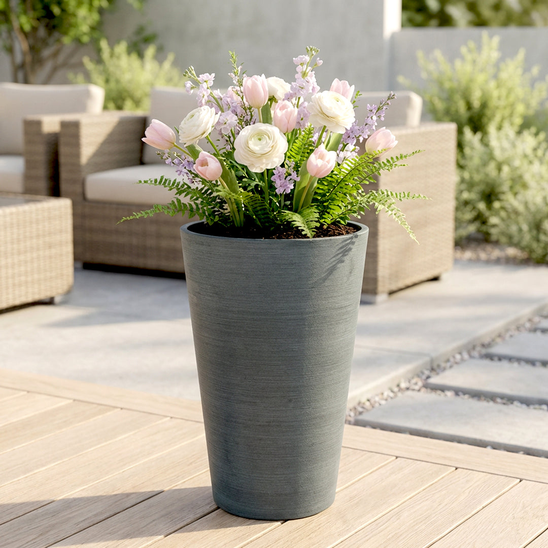 Round Planter with Elevated Plant Shelf